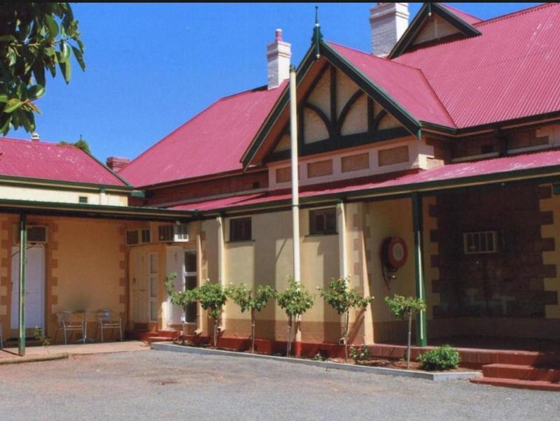 The Lodge Outback Motel Broken Hill Exteriör bild