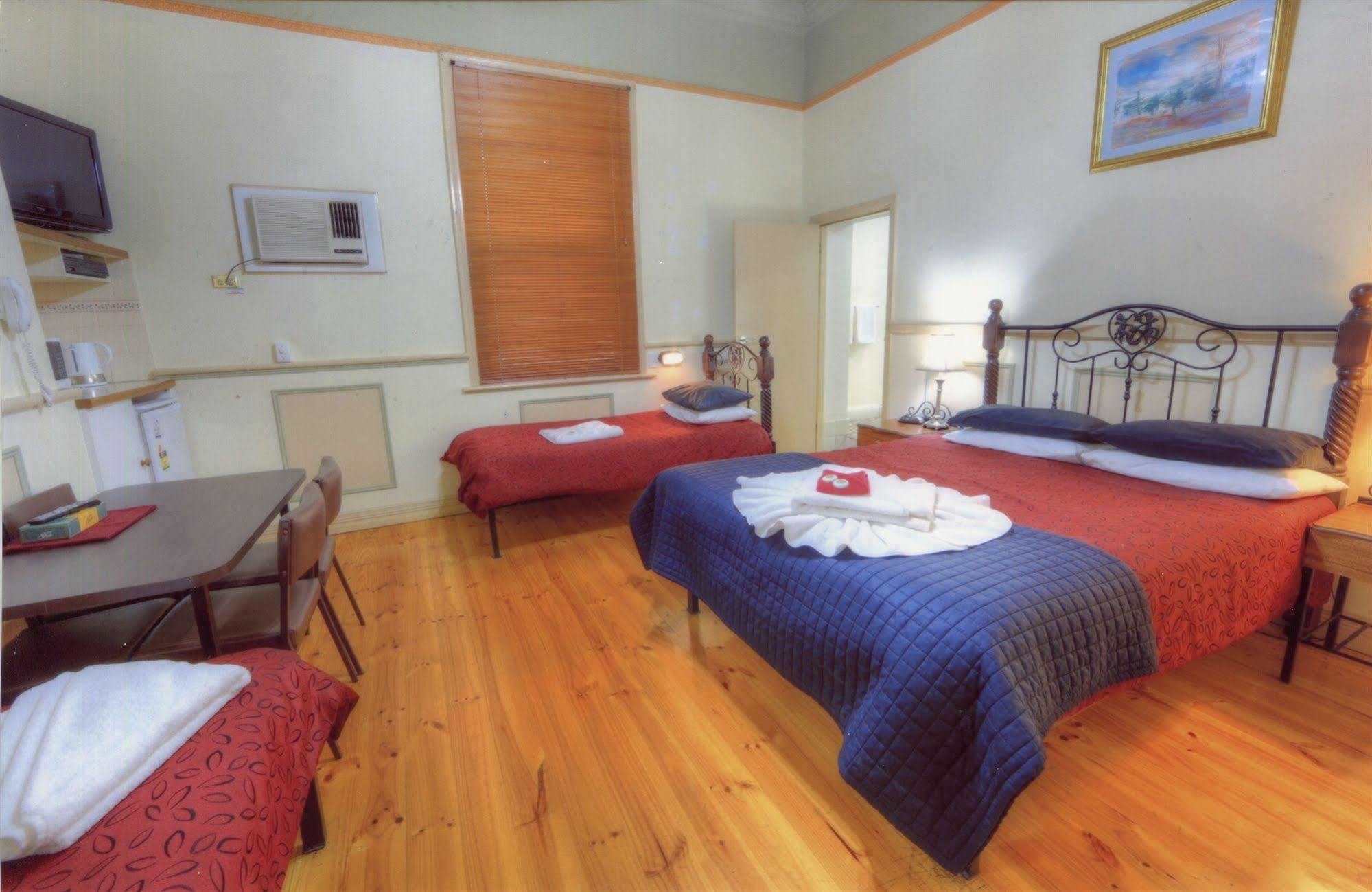 The Lodge Outback Motel Broken Hill Exteriör bild