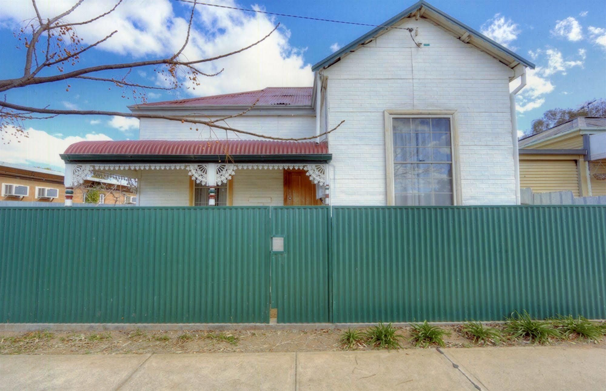 The Lodge Outback Motel Broken Hill Exteriör bild