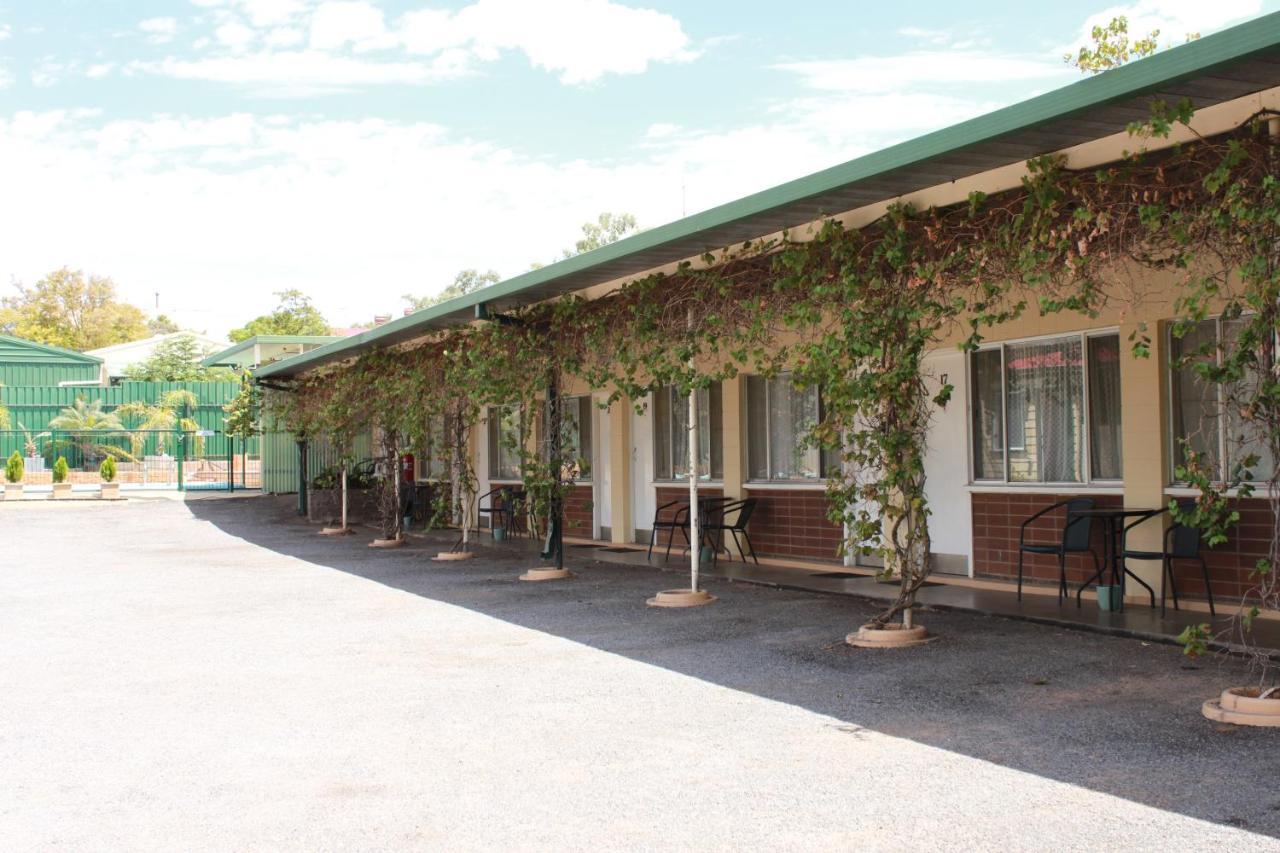 The Lodge Outback Motel Broken Hill Exteriör bild