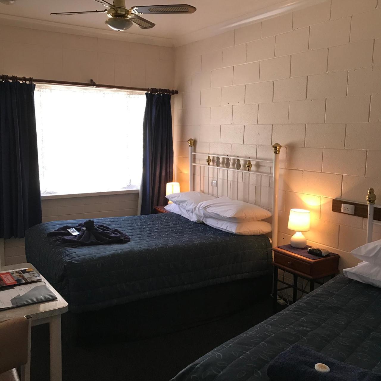 The Lodge Outback Motel Broken Hill Exteriör bild